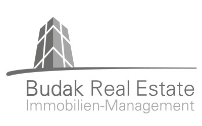 Logo für Budak Real Estate Immobilien-Management mit einer stilisierten Gebäudegrafik über dem Firmennamen in deutscher Sprache.