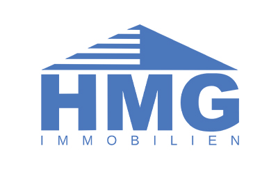 Blaues Logo mit einem stilisierten Dach über großen „HMG“-Buchstaben und dem Wort „IMMOBILIEN“ in kleinerer Schrift darunter.