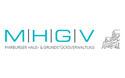 Logo der Marburger Haus- & Grundstücksverwaltung (MHGV) mit stilisiertem blauen Text und einer Umrisszeichnung von Gebäuden auf der rechten Seite.